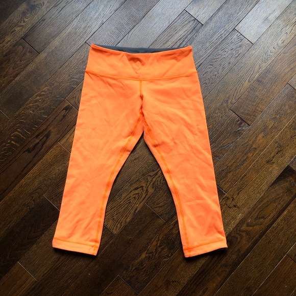 Reversible Cropped Lululemon Leggings - Picture 3 of 6